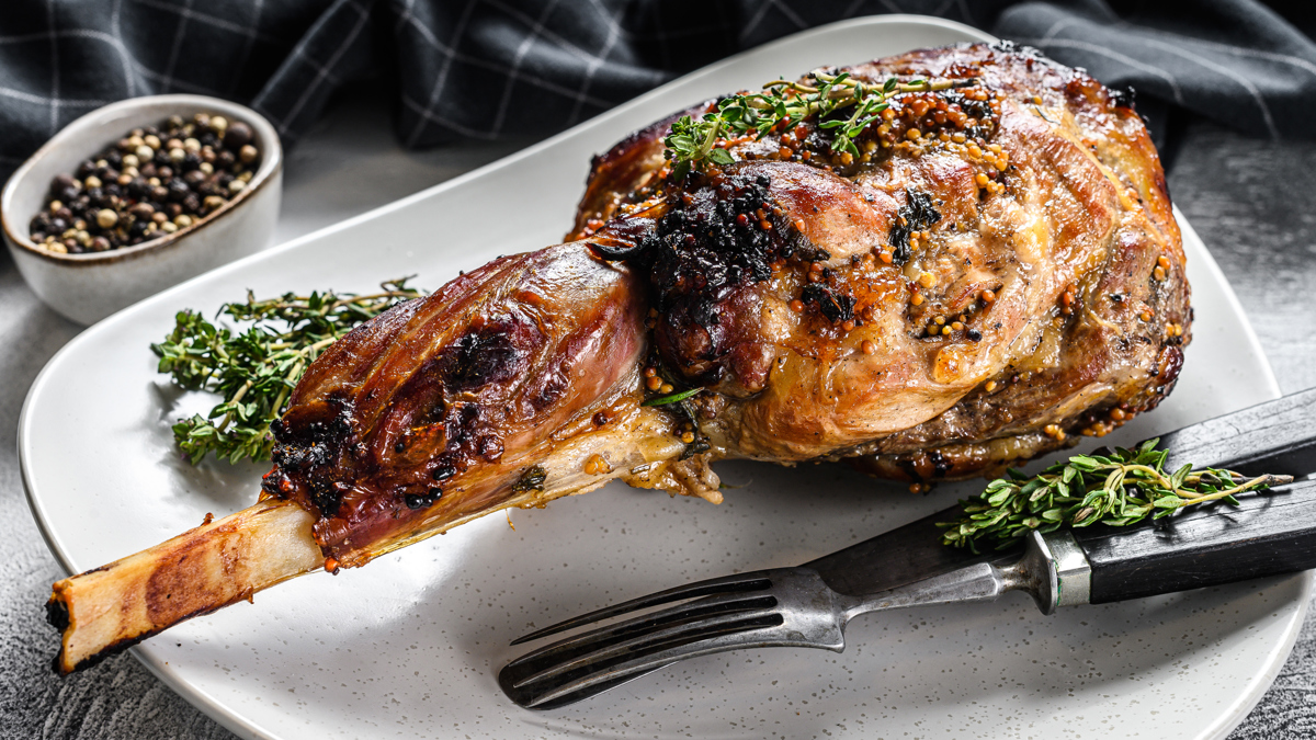 Gigot d’agneau aux herbes | Cuisinez | Télé-Québec